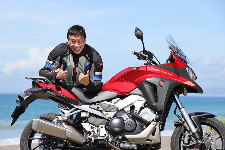 The 燃費 V型4気筒エンジンを搭載するホンダ Vfr800x 独創バルブ制御機構はツーリング性能にも貢献 バイクのニュース 自動車情報サイト 新車 中古車 Carview