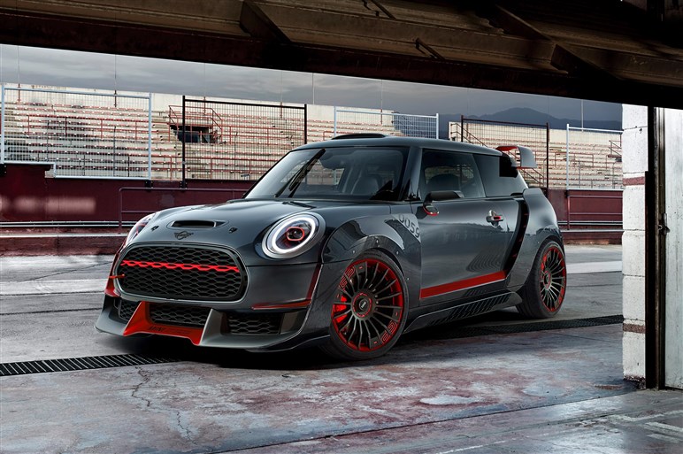 MINI、公道を走るレースカー“GP”のコンセプトカーをNYショーで披露