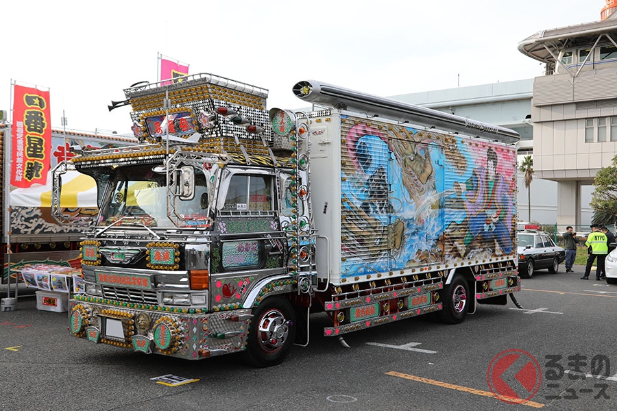 カスタムに3000万円 デコトラのルーツは菅原文太主演の トラック野郎 にありました くるまのニュース 自動車情報サイト 新車 中古車 Carview
