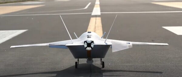 スバル製「新たな日の丸航空機」が飛んだ！ 防衛装備庁に実験機を納入 試験飛行の映像が公開される