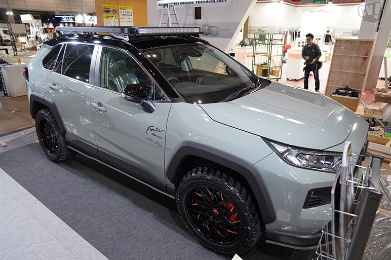 SUVカスタムの最前線に登場、トヨタRAV4カスタム7選 - 東京オートサロン