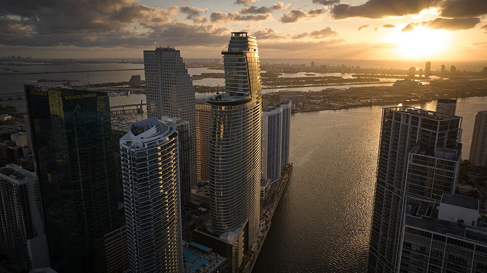 アストンマーティンが66階建ての超高級タワーマンション「アストンマーティン・レジデンス・マイアミ」を公開