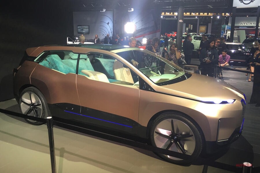 BMWビジョンiネクスト　柔軟な新プラットフォーム採用　LAショー