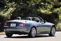 【10年ひと昔の新車】マツダ ロードスターRHTは、ショートトリップの相棒にも最高の1台だった