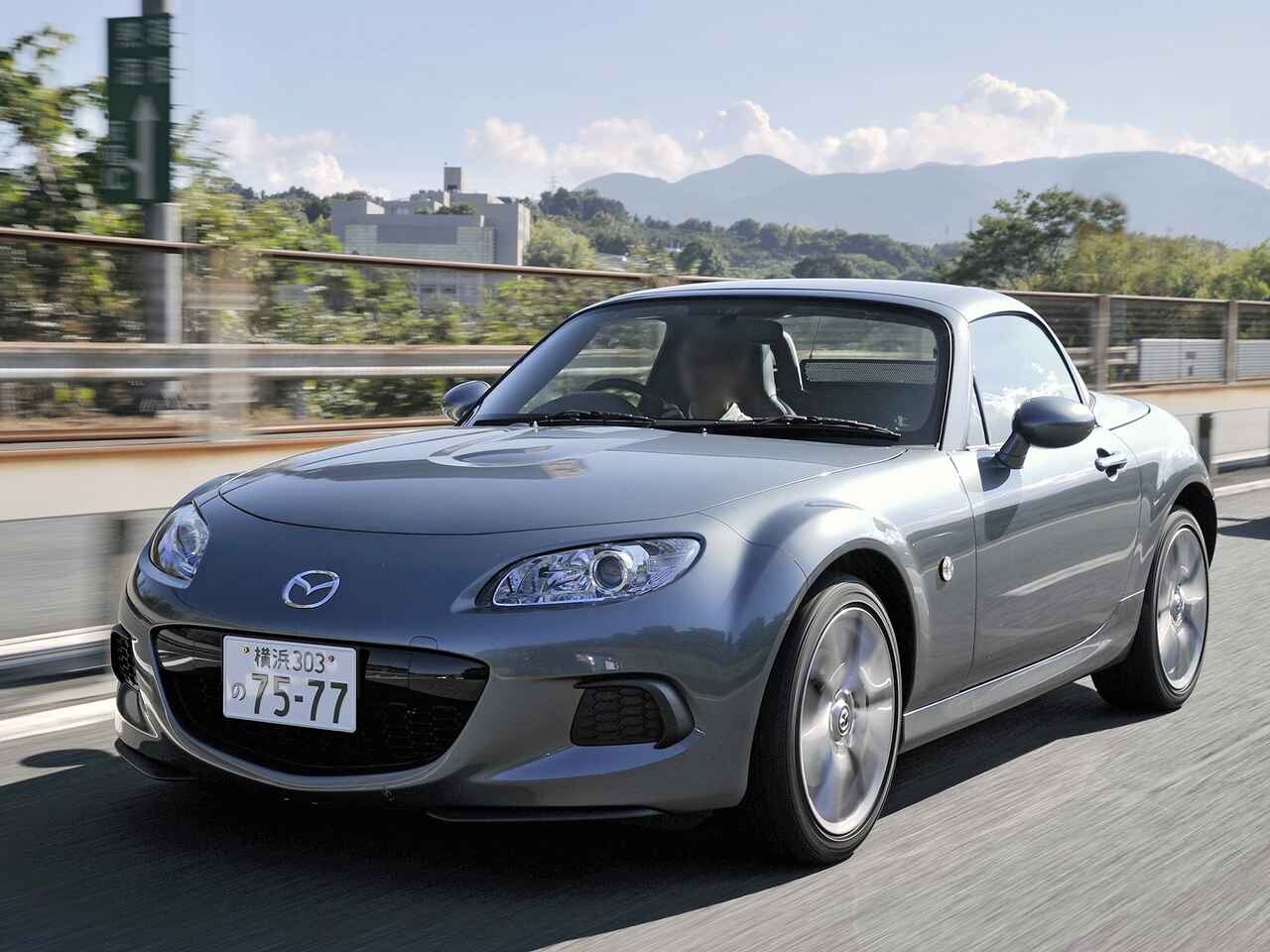 【10年ひと昔の新車】マツダ ロードスターRHTは、ショートトリップの相棒にも最高の1台だった