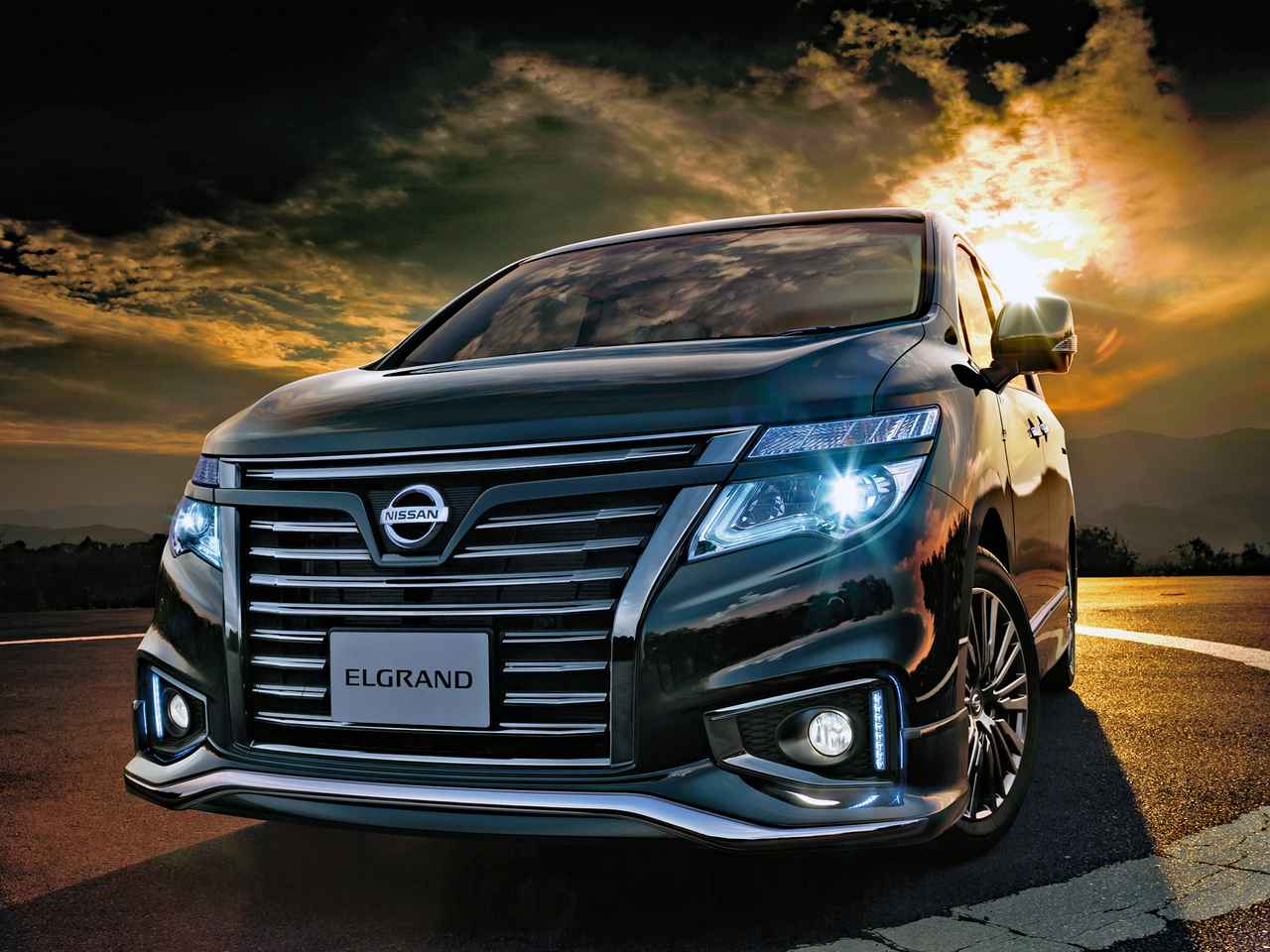 美品 エルグランド E52 後期 アーバンクロムグリル