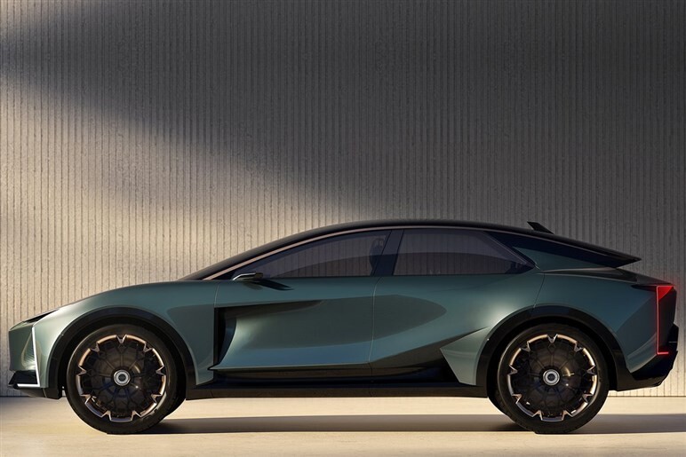 6輪レイアウトの「LS コンセプト」とSUVスタイルの「LS クーペコンセプト」。二つの提案から探る次期「LS」の方向性