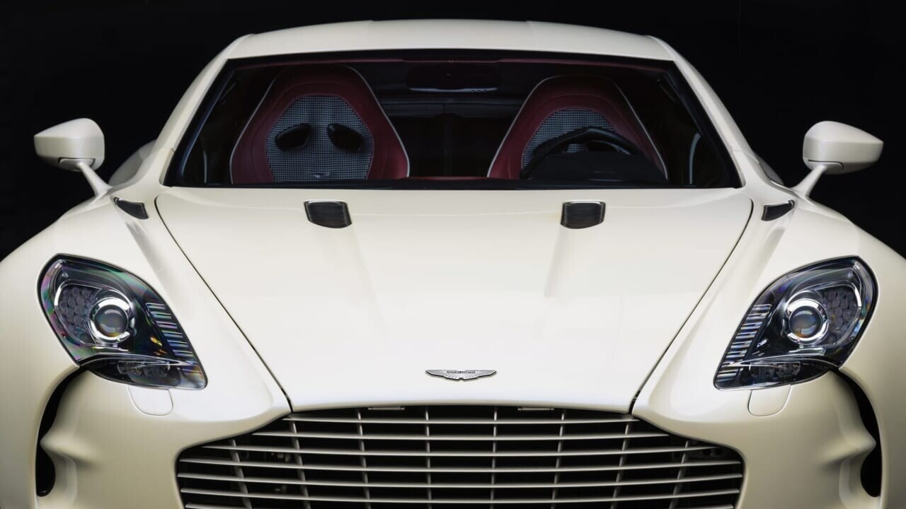 【衝撃】007に選ばれなかったアストンマーティン「One-77」 77台限定スーパーカーの知られざる物語