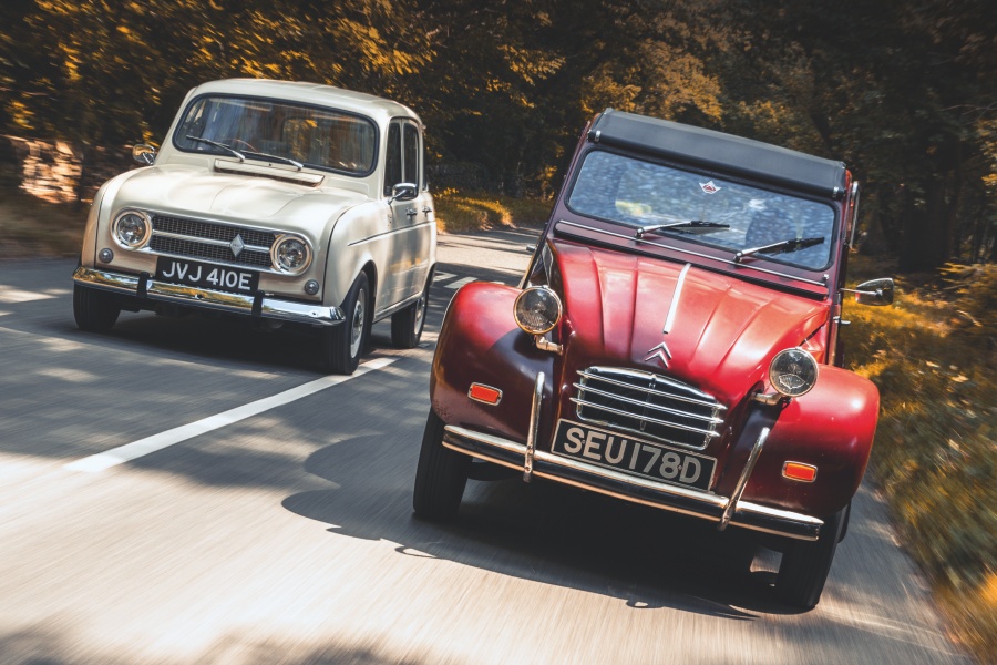 シトロエン2cv ルノー4 世界で愛されたフランスの大衆車 上級志向の2台 前編 Autocar Japan 自動車情報サイト 新車 中古車 Carview