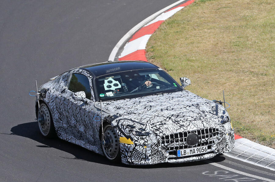 次期メルセデスAMG GT　PHEVとなった2代目プロトタイプを発見　最高出力800ps超？