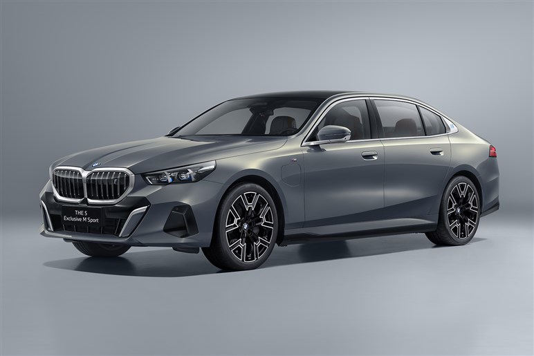 【衝撃】BMW「5シリーズ」が史上最大級の“顔面整形”を敢行。ノイエ・クラッセ顔の最新予想がコレ