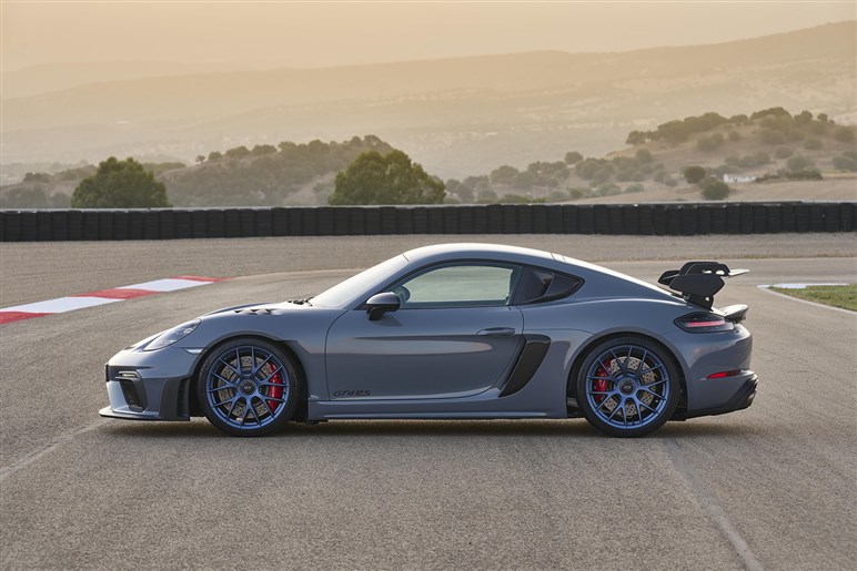 【朗報】新型「718ケイマン／ボクスター」はエンジン車もラインアップ。ただし、しばらくは現行型を安く併売か