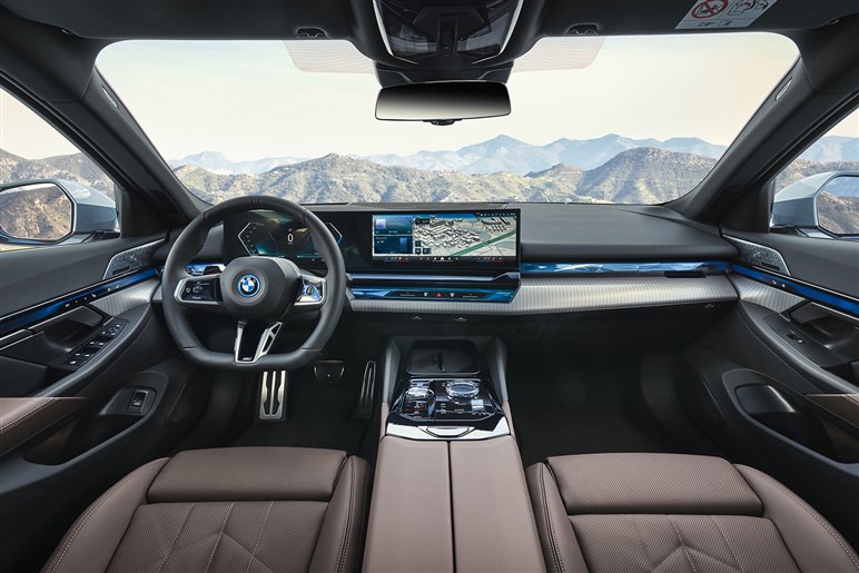 【衝撃】BMW「5シリーズ」が史上最大級の“顔面整形”を敢行。ノイエ・クラッセ顔の最新予想がコレ