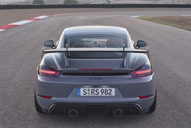 【朗報】新型「718ケイマン／ボクスター」はエンジン車もラインアップ。ただし、しばらくは現行型を安く併売か