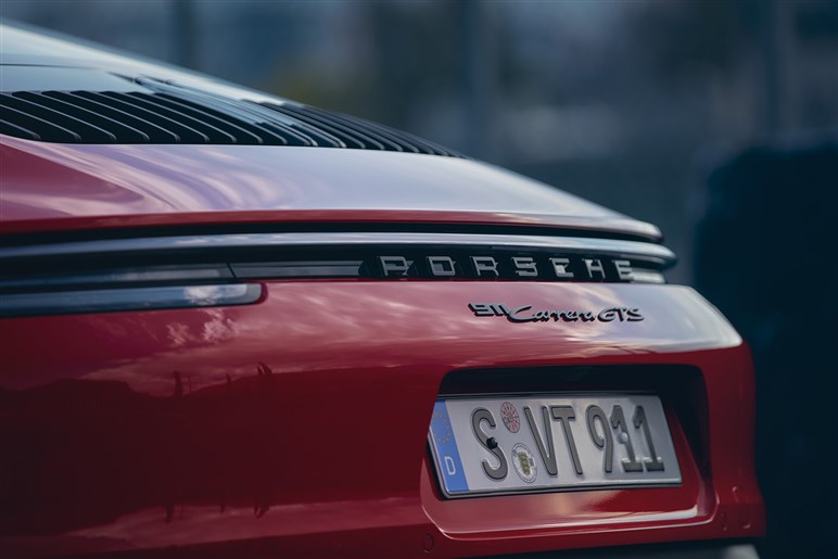 【朗報】新型「718ケイマン／ボクスター」はエンジン車もラインアップ。ただし、しばらくは現行型を安く併売か