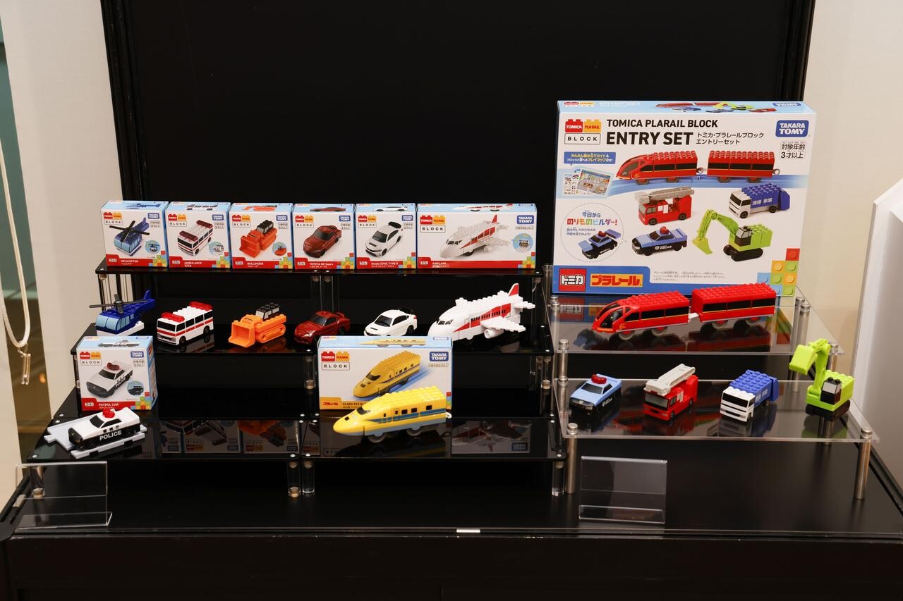 タカラトミー、「トミカ」55周年を記念した国産メーカー5社との タカラトミー、「トミカ」55周年を記念した国産メーカー5社との