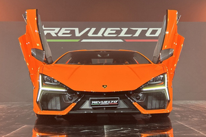 ランボルギーニ・レヴエルト　2026年分まで完売　6.5L V12エンジンの史上最強PHEV