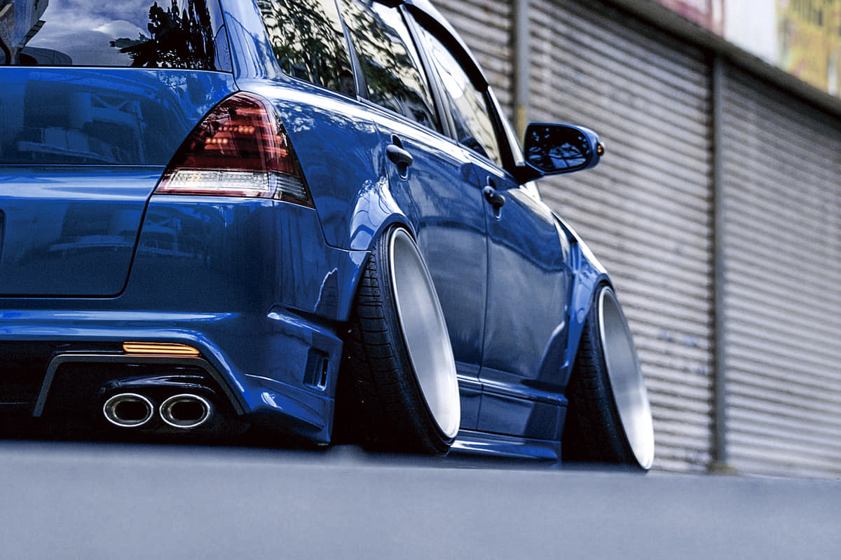 ドリンク厳禁 1500kmでタイヤがズタボロ 店に入れない シャコタン道 を貫くオーナーの苦労５つ Auto Messe Web 自動車 情報サイト 新車 中古車 Carview