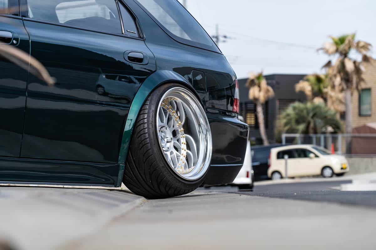 ドリンク厳禁 1500kmでタイヤがズタボロ 店に入れない シャコタン道 を貫くオーナーの苦労５つ Auto Messe Web 自動車 情報サイト 新車 中古車 Carview