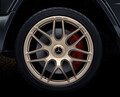 マグノナイトブラックのボディカラーにゴールドのアクセントが映えるM・ベンツGクラスの特別仕様車「メルセデスAMG G 63グランドエディション」が日本上陸