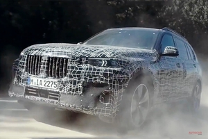 1分動画　BMW X7量産型　オフロード、雪道で「駆け抜ける喜び」
