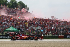 ルクレール「レッドブルとマクラーレンは、直線スピードを上げる“奇妙な方法”を知っている」フェラーリ／F1第7戦