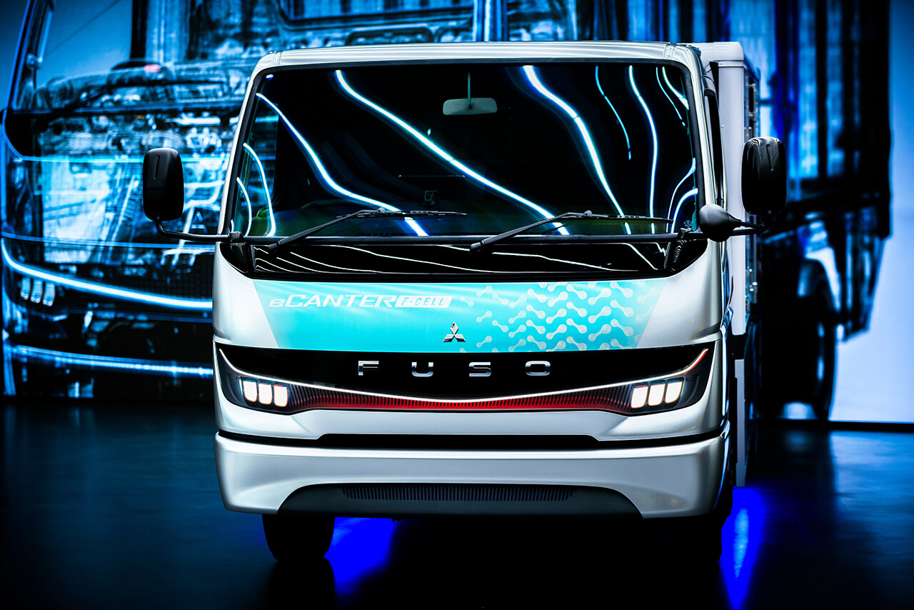 三菱ふそうトラック バスが燃料電池 Fc トラック量産へ Le Volant Carsmeet Web 自動車情報サイト 新車 中古車 Carview
