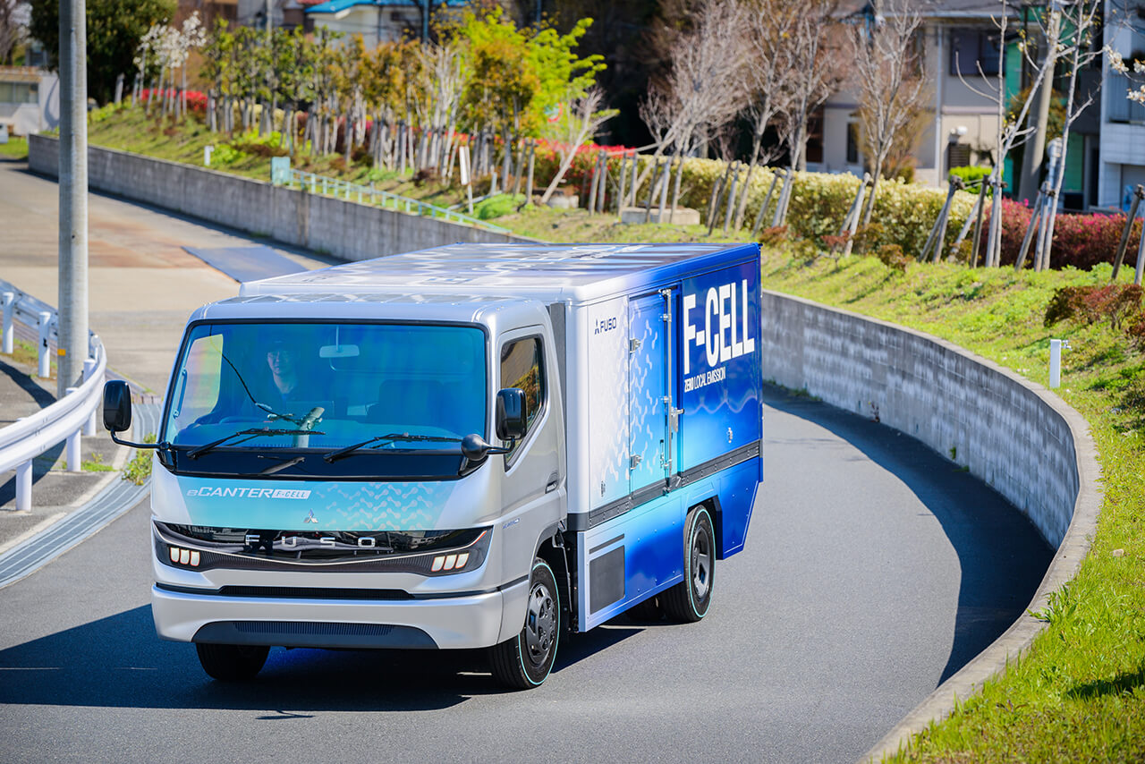 三菱ふそうトラック バスが燃料電池 Fc トラック量産へ Le Volant Carsmeet Web 自動車情報サイト 新車 中古車 Carview