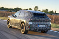 【写真35枚】BMW新型「iX3」の姿が明らかに！ 次世代EV「ノイエ・クラッセ」の第1弾が示す「10分チャージ」という未来