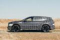 【写真35枚】BMW新型「iX3」の姿が明らかに！ 次世代EV「ノイエ・クラッセ」の第1弾が示す「10分チャージ」という未来