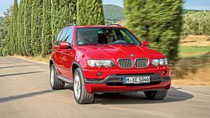 【初代X5物語】SUVという形をしたドライビングマシン　25年前に生まれたBMW X5（E53）とはどういう車だったのか？