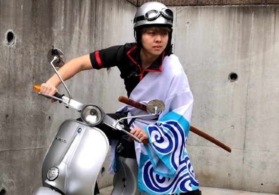送料無料 店舗 人気ジャンプ作品『銀魂』の銀さんをスクーターごと完コピ ストラップ