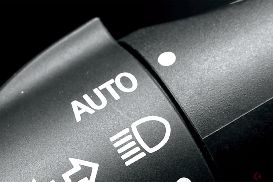 オートライト義務化でも事故は減らない？ 義務化から5年… 薄暮時の事故、2023年から微増のデータも 警察庁が警鐘「ハイビーム活用を」