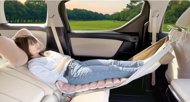 これは便利！車内で足を伸ばして熟睡できるカーメイトの車中泊専用ハンモック「シャーミング」