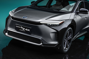 【上海モーターショー2021】トヨタ　4WDのEV「bZ4X」コンセプトとEV戦略を発表