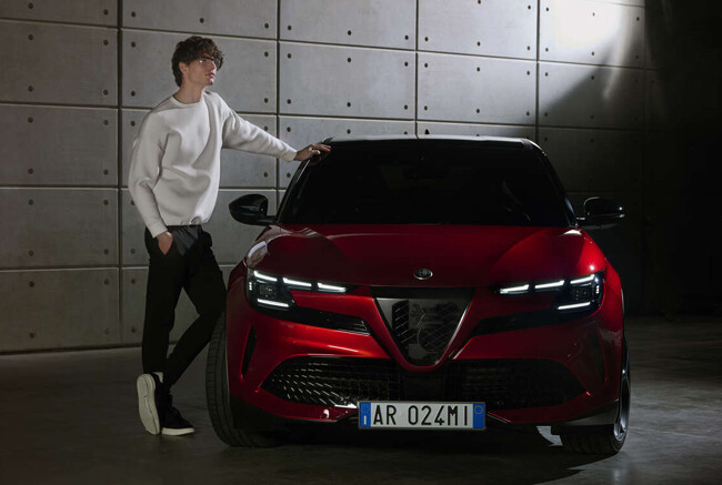 アルファロメオの新型コンパクトSUV「ジュニア」の日本発表が本年6月24日に決定。発表に先駆けてティザーサイトを開設