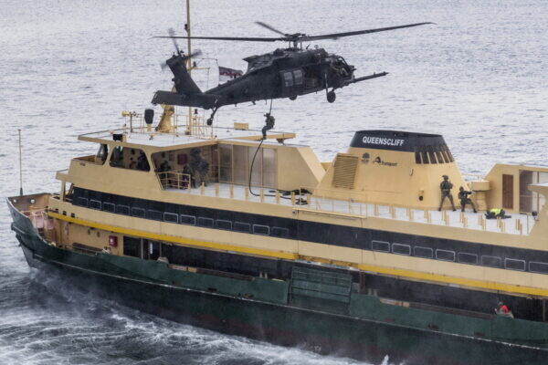 「顔出しNG」自衛隊の特殊部隊 民間フェリー使った大規模訓練に参加！ 注目の画像が公開