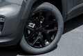 ブラック仕上げの専用パーツを内外装に纏ったジープ・レネゲードの特別仕様車が日本デビュー