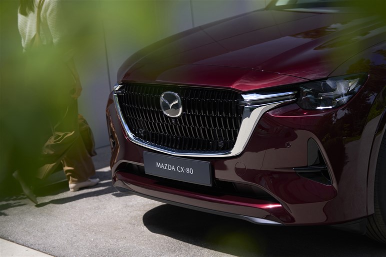 【ジャパンタクシーにも台数負け】マツダ渾身の「CX-60」今年大苦戦のワケ。切り札はあるか？