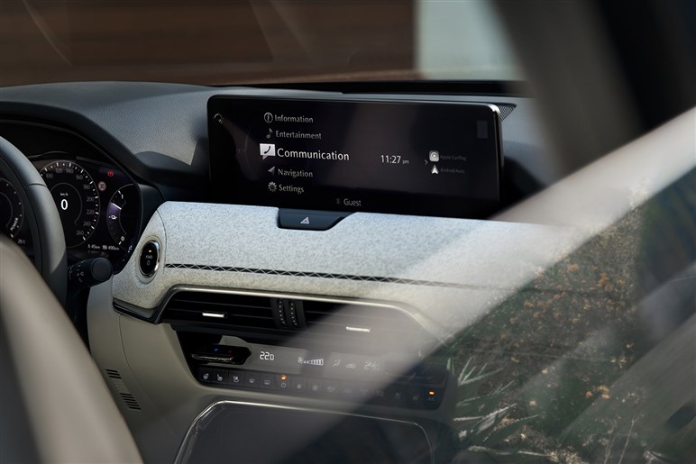 【ジャパンタクシーにも台数負け】マツダ渾身の「CX-60」今年大苦戦のワケ。切り札はあるか？