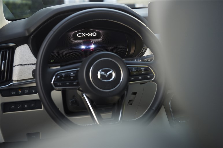 【ジャパンタクシーにも台数負け】マツダ渾身の「CX-60」今年大苦戦のワケ。切り札はあるか？