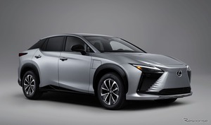 レクサス『RZ』改良新型、米国発売へ…「プラグ&チャージ」機能搭載
