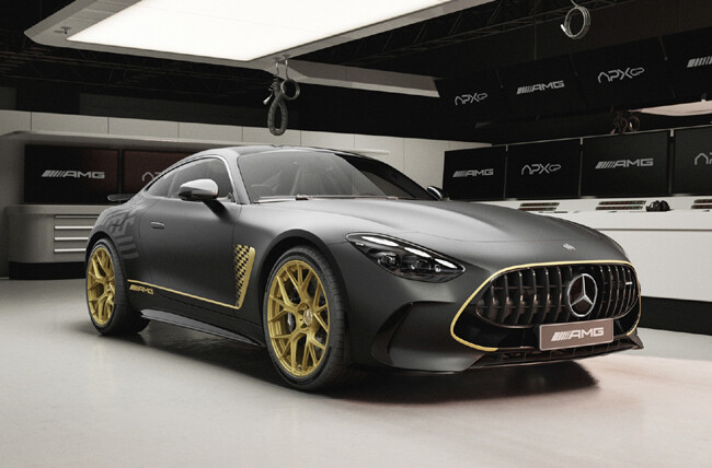 映画『F1／エフワン』の公開を記念した特別仕様車「メルセデスAMG GT 63 4MATIC＋ APXGP Edition」が3台限定で日本上陸
