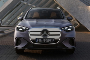 【現役デザイナーの眼：新型メルセデス・ベンツGLC】伝統を光で表現した大きなグリルもプロポーションとはアンマッチ