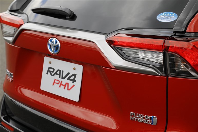 これはハリアーより…RAV4 PHVは新世代システム搭載で0-100＝6秒、EV航続距離95kmの充実スペック