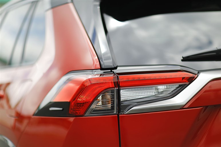 これはハリアーより Rav4 Phvは新世代システム搭載で0 100 6秒 Ev航続距離95kmの充実スペック Carview 自動車情報サイト 新車 中古車 Carview