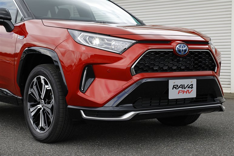 これはハリアーより…RAV4 PHVは新世代システム搭載で0-100＝6秒、EV航続距離95kmの充実スペック