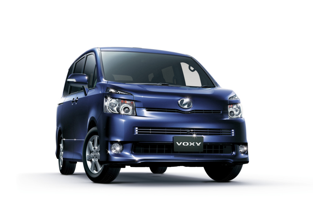 トヨタ ノア ヴォクシー比較 歴代テレビcmにみるそれぞれの 世界観 Autocar Japan 自動車情報サイト 新車 中古車 Carview