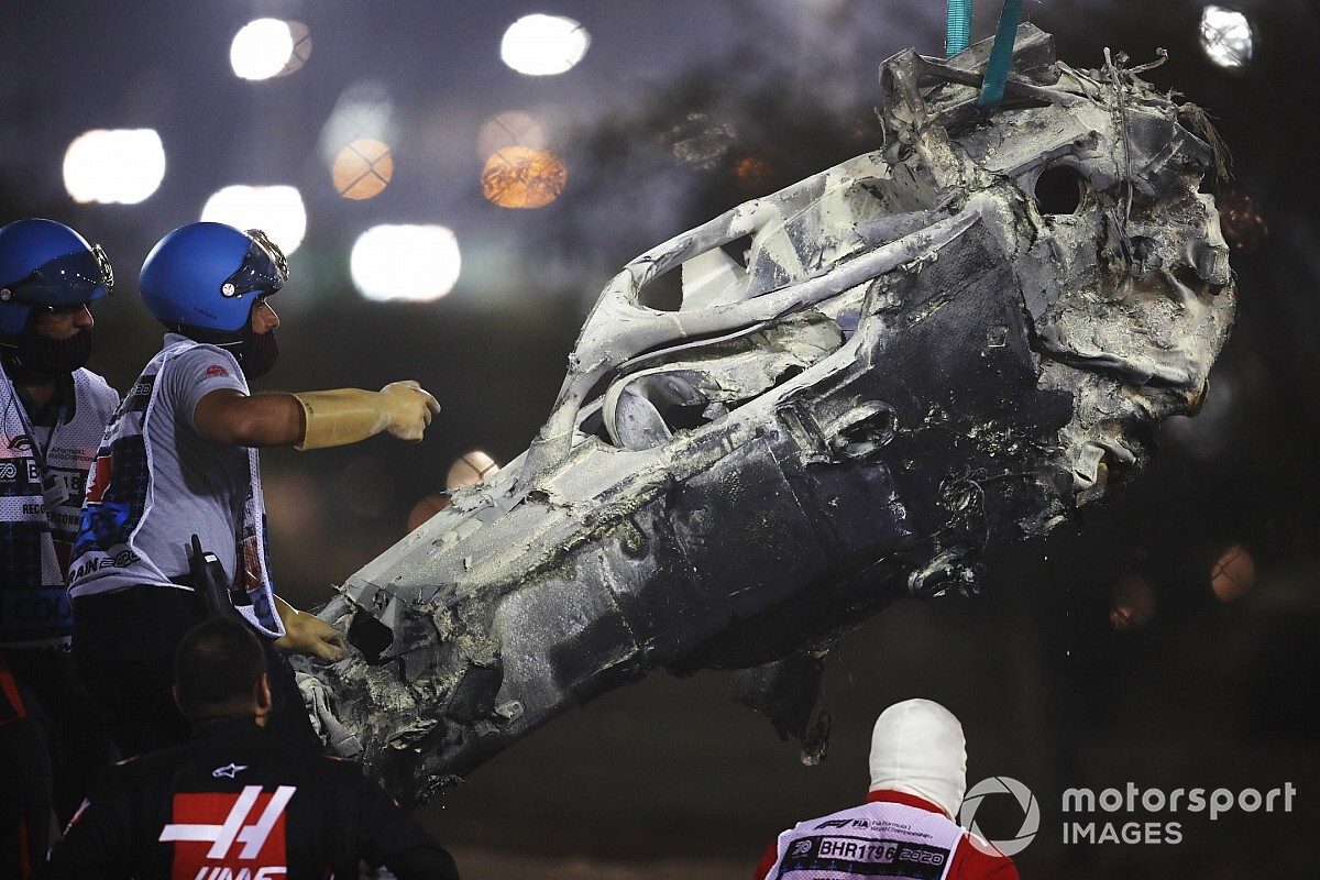 F1バーレーンgpの大事故から生還のグロージャン Snsでファンに無事を報告 頭部保護デバイス ハロ の存在にも感謝 Motorsport Com 日本版 自動車情報サイト 新車 中古車 Carview