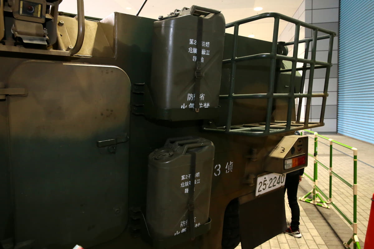 大阪オートメッセに 自衛隊車両 出現 機関砲 を装備した特装車の正体とは Auto Messe Web 自動車情報サイト 新車 中古車 Carview
